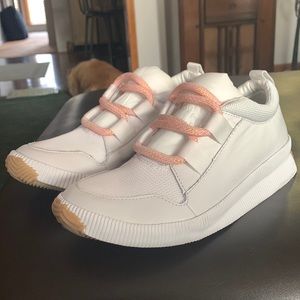 SOREL WOMEN'S OUT N ABOUT PLUS STREET SNEAKER